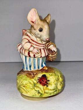 Beatrix Potter Mrs Tittlemouse Music Box Schmid Plays It's A Small World WORKS!!
